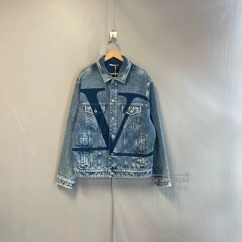 Valentino Big Vlogo washed denim jacket