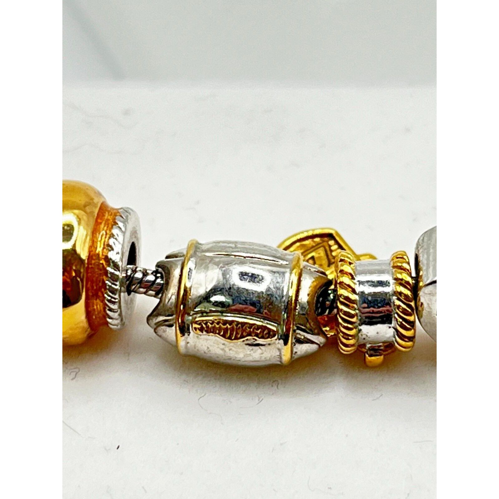 NADA Baltimore Ravens NFL 15 Charm Super Bowl XLVII BE Bracelet Size ONE SIZE - 9 Thumbnail