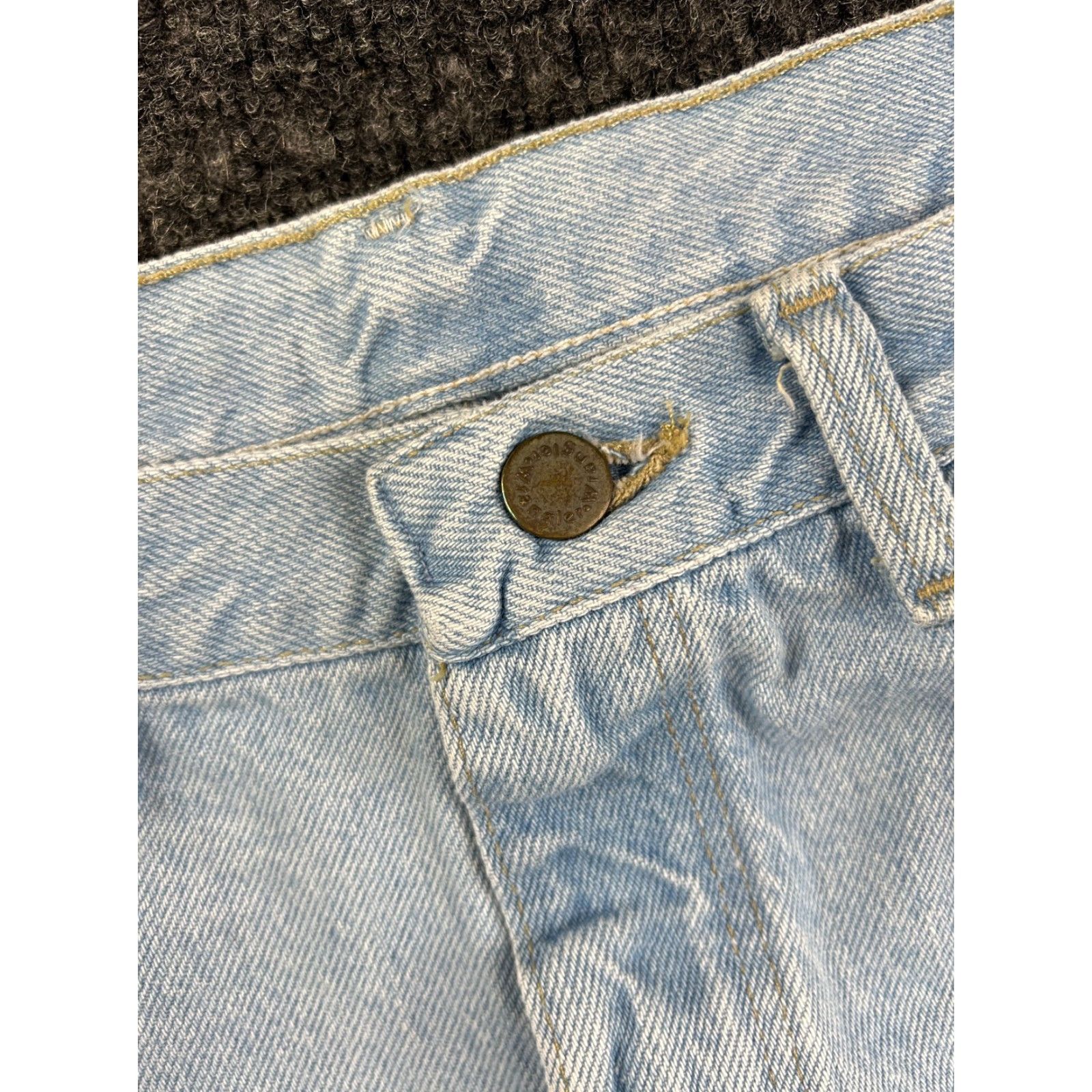 Wrangler VINTAGE Wrangler Jeans 36 x 34 Light Wash USA 96501 Cowboy Rodeo Western Straight Mens 5-Pocket Denim Blue Cotton Jeans Wrangler 96501LW Size US 36 / EU 52 - 5 Thumbnail