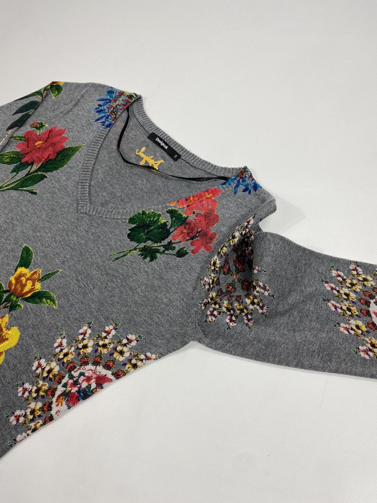 Desigual 🔥LASTDROP🔥Y2K Style Desigual Flowers Multicolor Thin Sweater Size M / US 6-8 / IT 42-44 - 5 Thumbnail