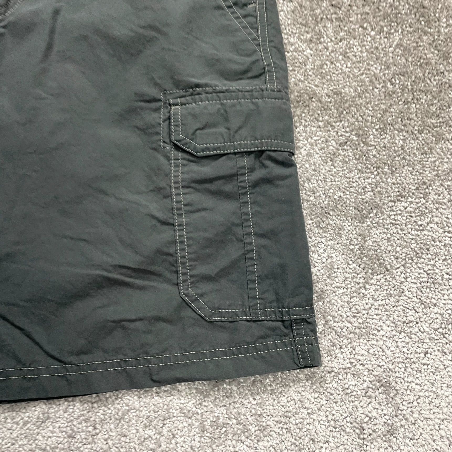 Vintage VINTAGE Columbia Mens Cargo Shorts 34x11 Gray Nylon Outdoor Hiking Activewear, Fall Spring Summer Size US 34 / EU 50 - 4 Thumbnail