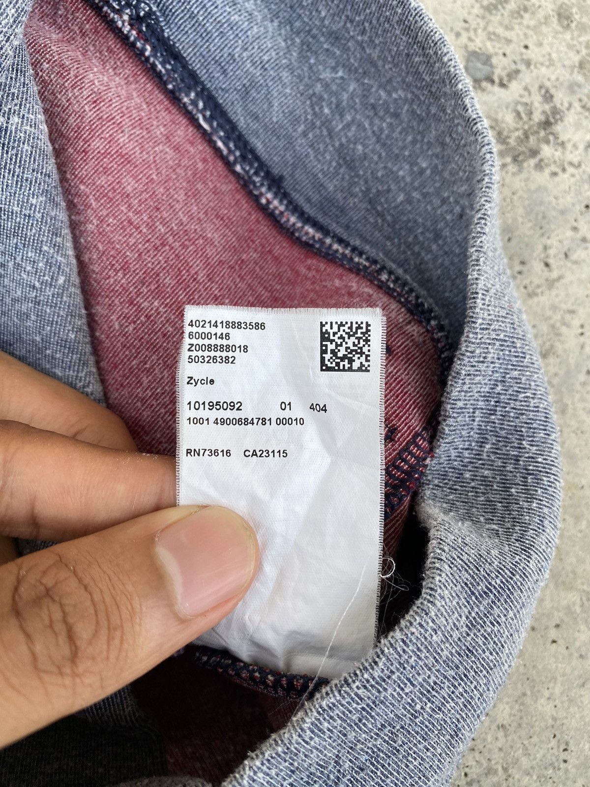 Hugo Boss Archival Sun Faded Hugo Boss Zip Up Sweat Size US M / EU 48-50 / 2 - 11 Thumbnail