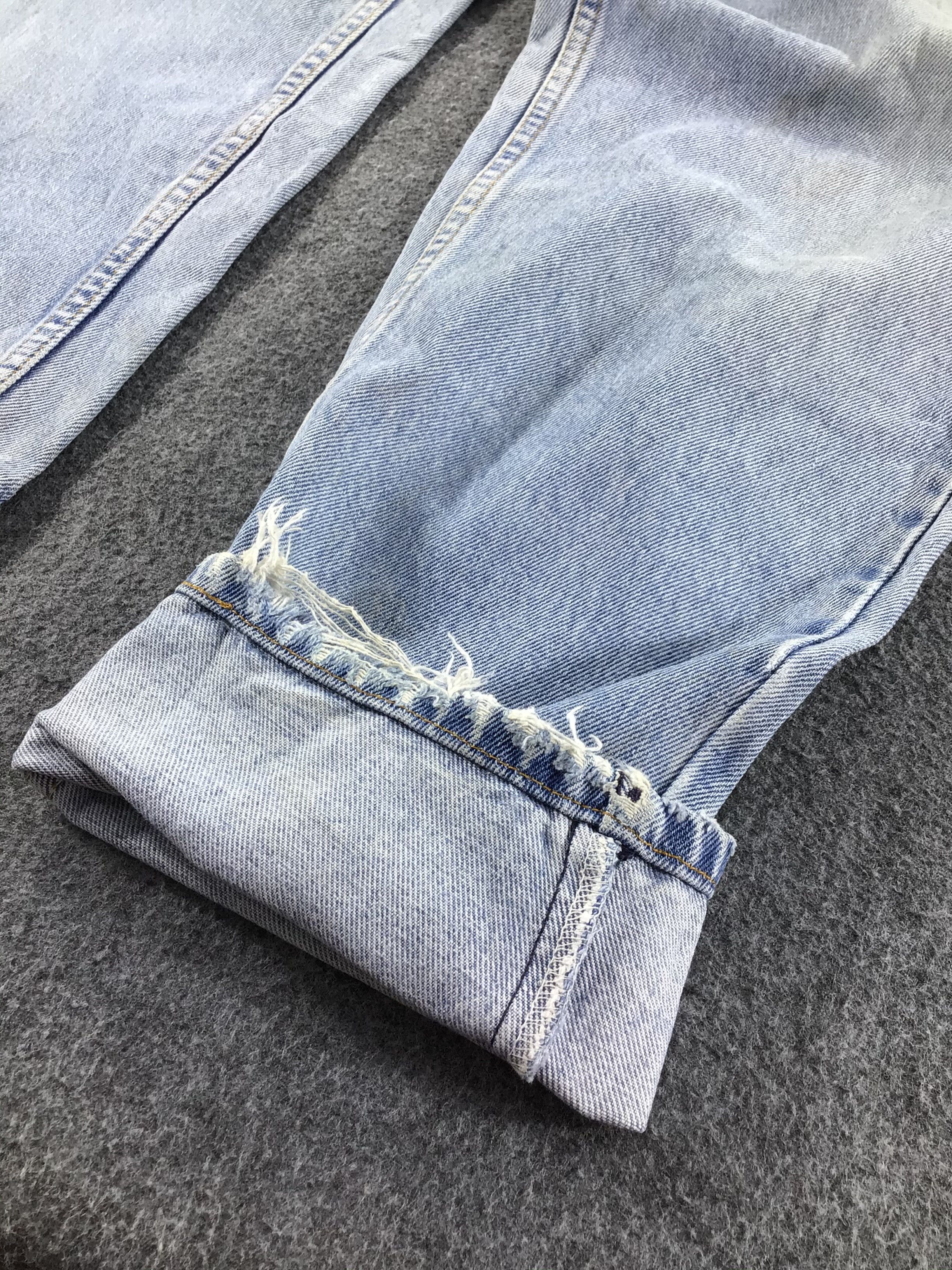 Levi's Vintage Levis 560 Jeans Distress Faded Blue Denim -J559 Size US 30 / EU 46 - 7 Thumbnail