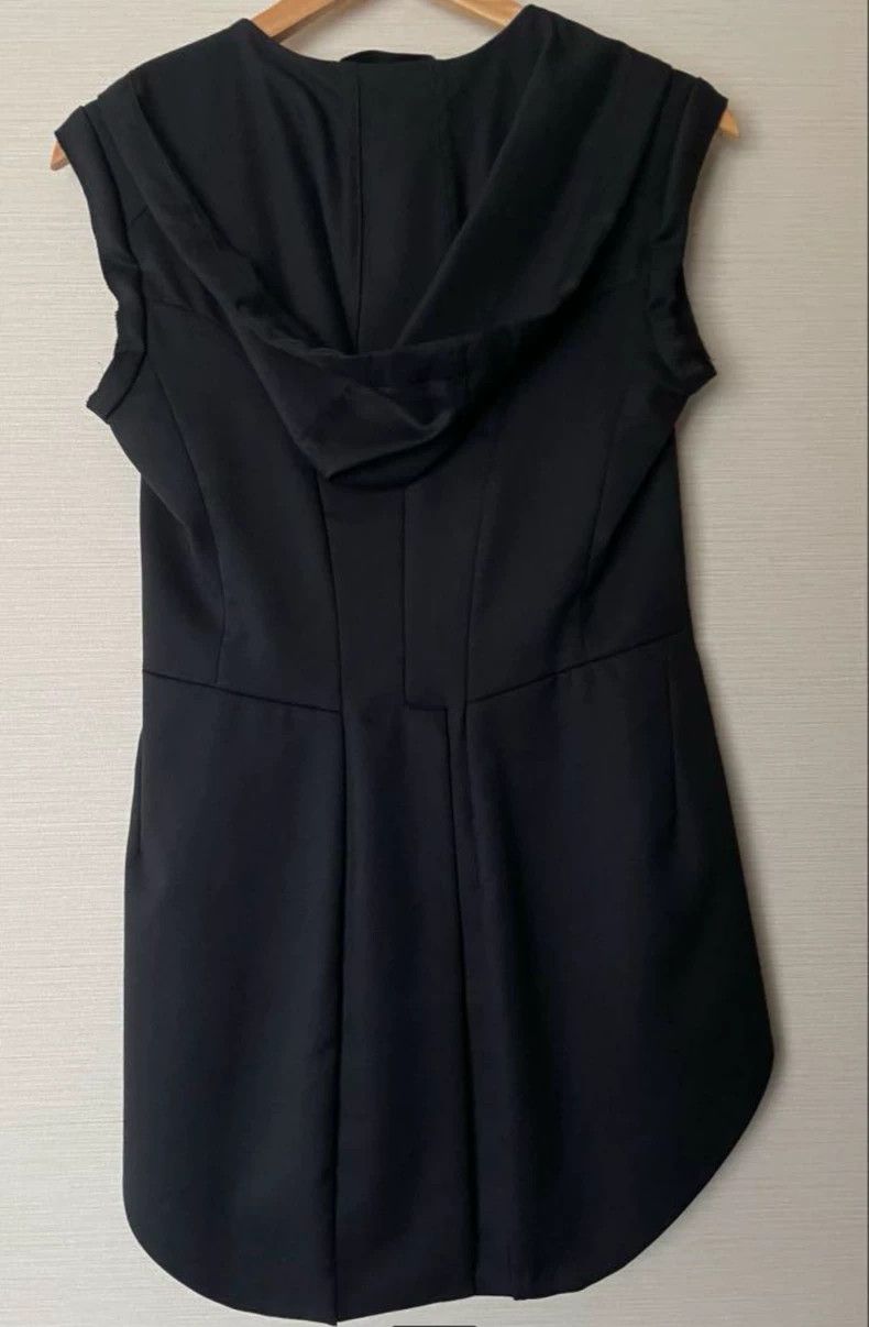 Comme des Garcons Comme Des Garcons Hooded dovetail sleeveless jacket Size S / US 4 / IT 40 - 2 Thumbnail