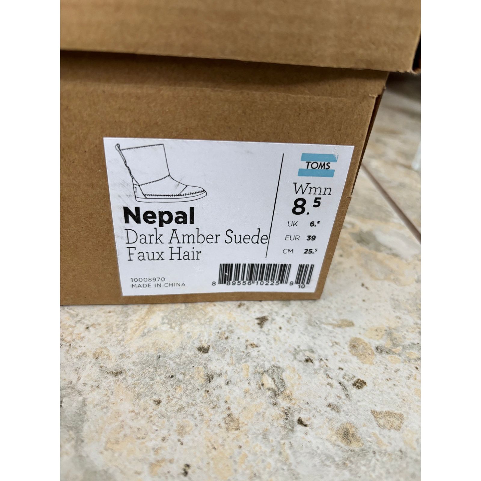 Toms NIB Toms Nepal Women's Rawhide Suede Boots Faux Hair Fur Size US 8.5 / IT 38.5 - 6 Thumbnail