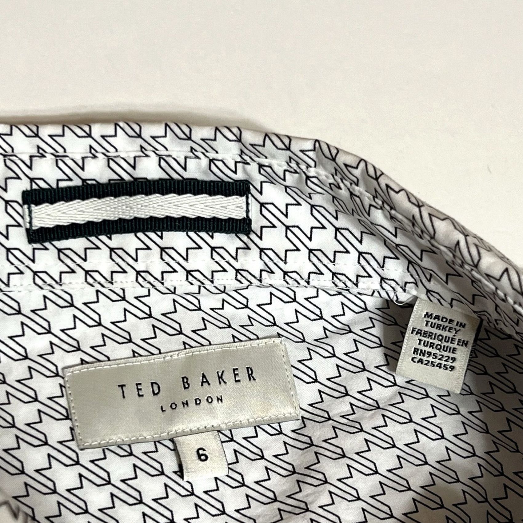 Ted Baker Ted Baker Shirt Mens Size 6 Button Up Long Sleeve Houndstooth All Over Print White Cotton Blend Knit Dress Shirt Mens Regular Year " Size US S / EU 44-46 / 1 - 7 Thumbnail