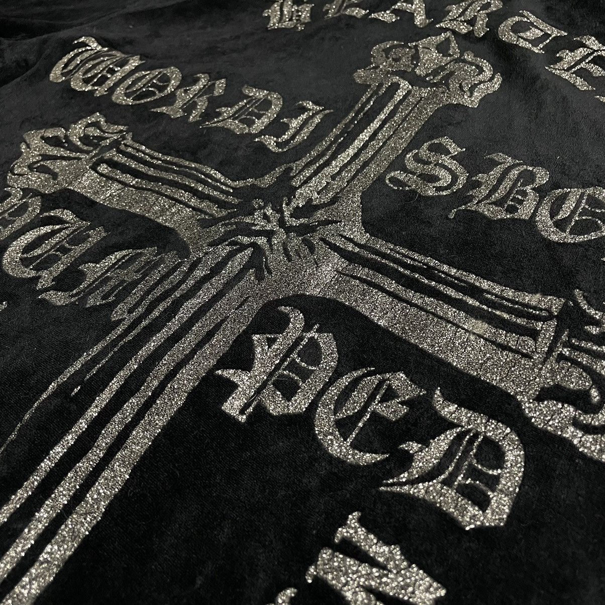 If Six Was Nine CLASH GLITTER CROSS WORDING PUNK GOTHIC VELVET SWEATER Size US L / EU 52-54 / 3 - 8 Thumbnail