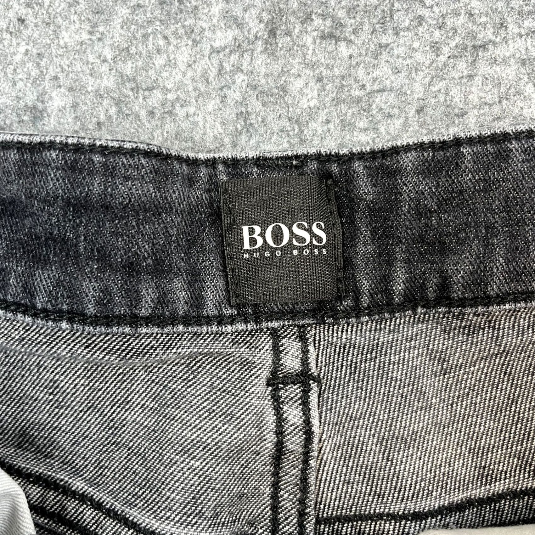 Hugo Boss HUGO BOSS Jeans Regular Tapered 34 30 Charcoal Grey Denim 5-Pocket Design Wool? Size US 34 / EU 50 - 7 Thumbnail