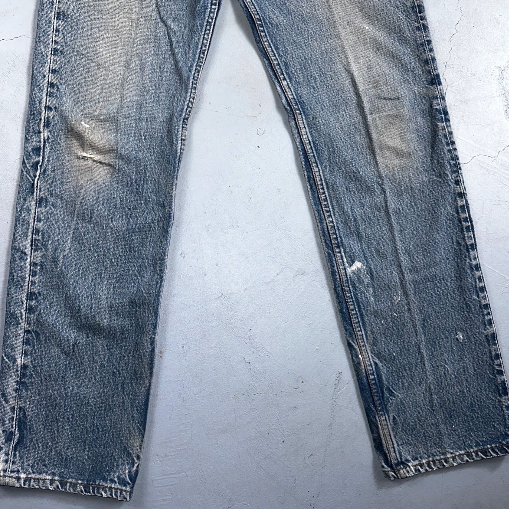 Levi's VINTAGE Levi's 501 Jeans 90s Straight Leg 33x36 Light Wash Mens Blue Cotton Denim 501 Series Size US 33 - 3 Thumbnail