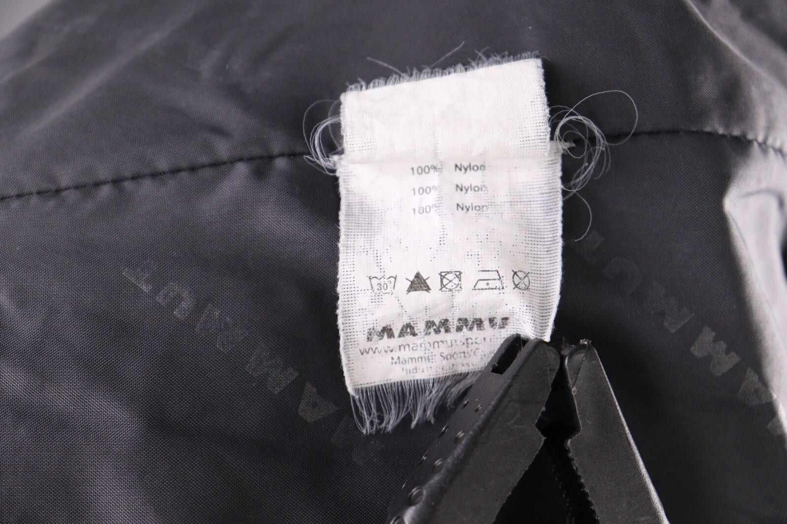 Mammut Mammut Dry-Tech Waterproof Windbreaker Outdoor Jacket Size S Size S / US 4 / IT 40 - 12 Thumbnail