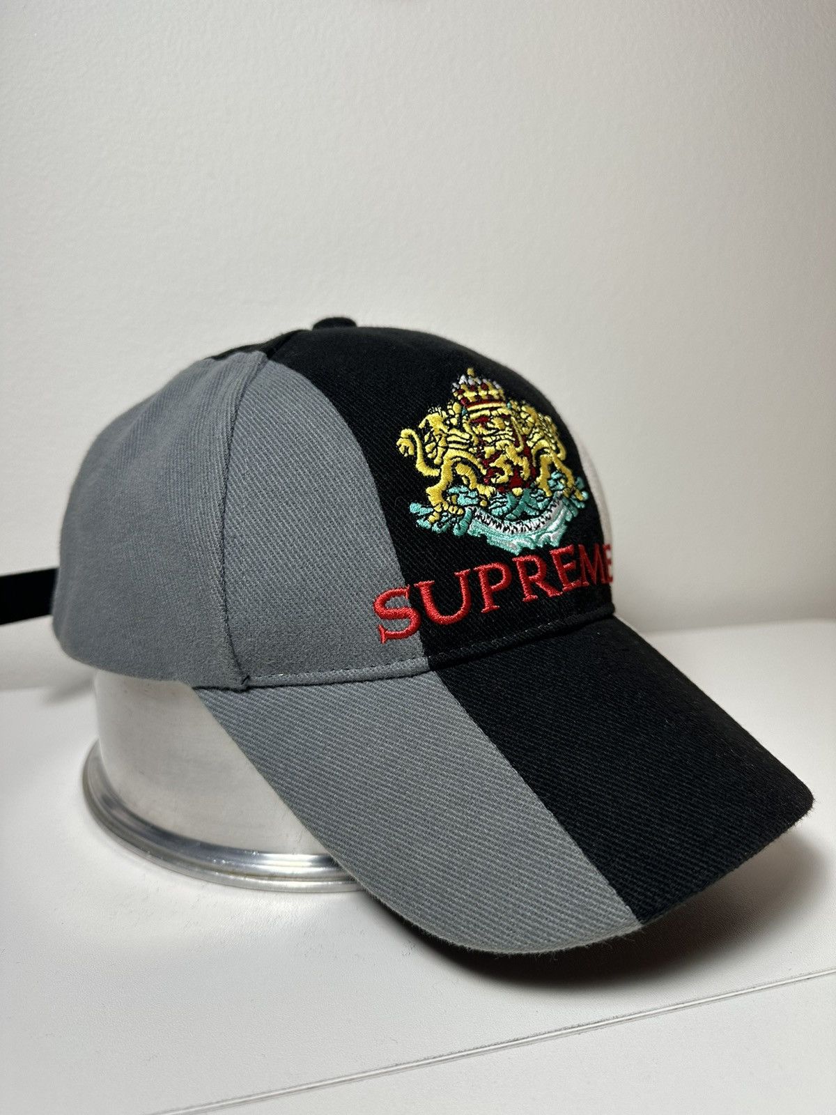 Supreme Supreme Crest 6-Panel Cap Hat Size ONE SIZE - 3 Thumbnail