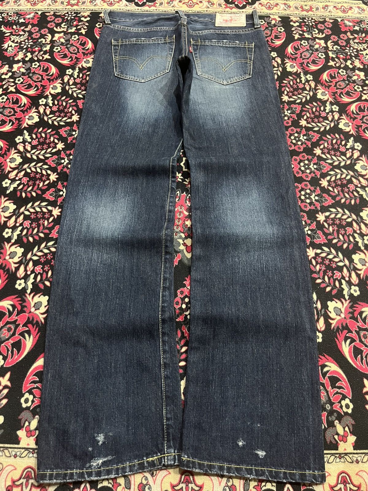 Levi's × Vetements Vintage Levi’s Dark Blue Faded Washed Distress Tapered Jeans Size US 28 / EU 44 - 2 Thumbnail