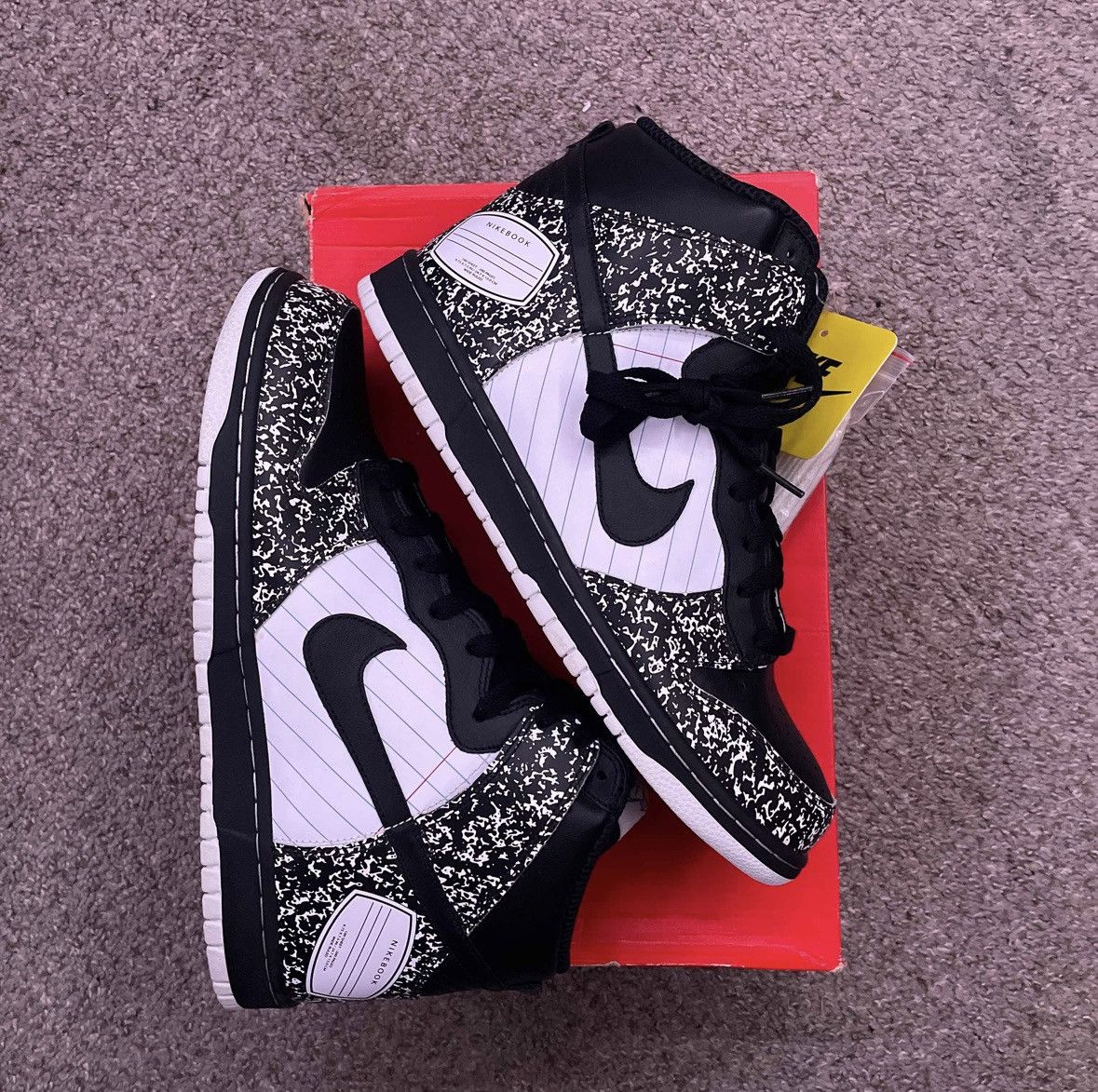 Nike Nike Dunk “Nikebook” Size US 11 / EU 44 - 1 Thumbnail