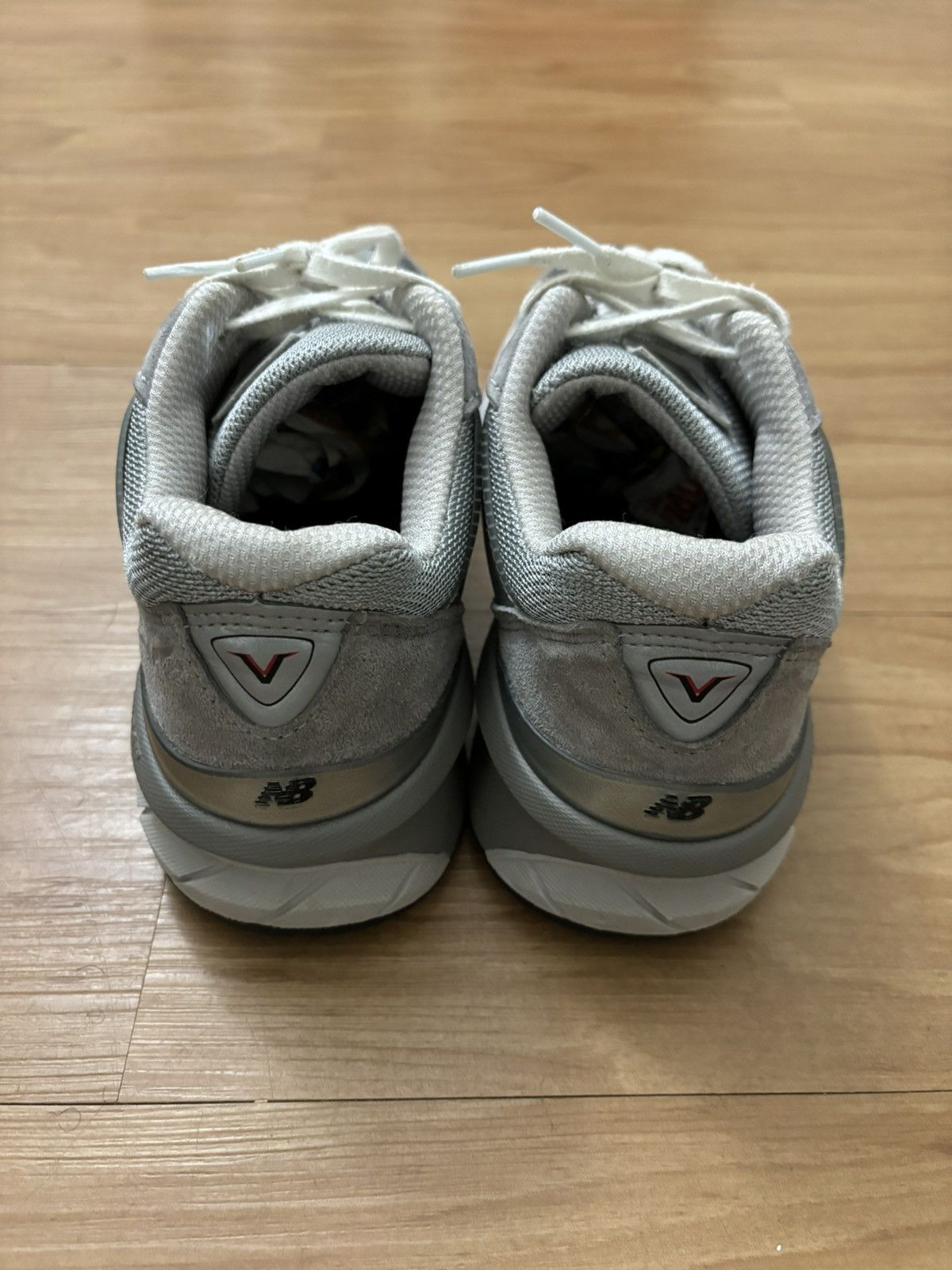New Balance 💨 New Balance 990v5 Grey WMNS (Sz 7.5) Size US 7.5 / IT 37.5 - 5 Thumbnail