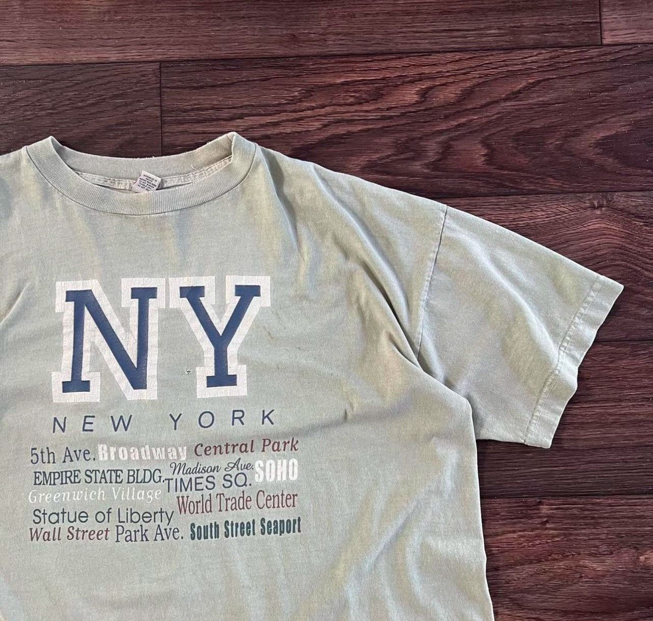 Vintage Vintage Y2K single stitch, New York City Tourist T-shirt Size US XL / EU 56 / 4 - 2 Thumbnail