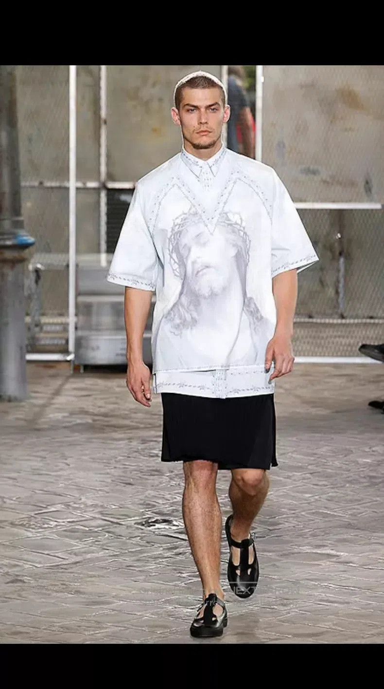 Givenchy Givenchy short sleeves Size US S / EU 44-46 / 1 - 1 Thumbnail