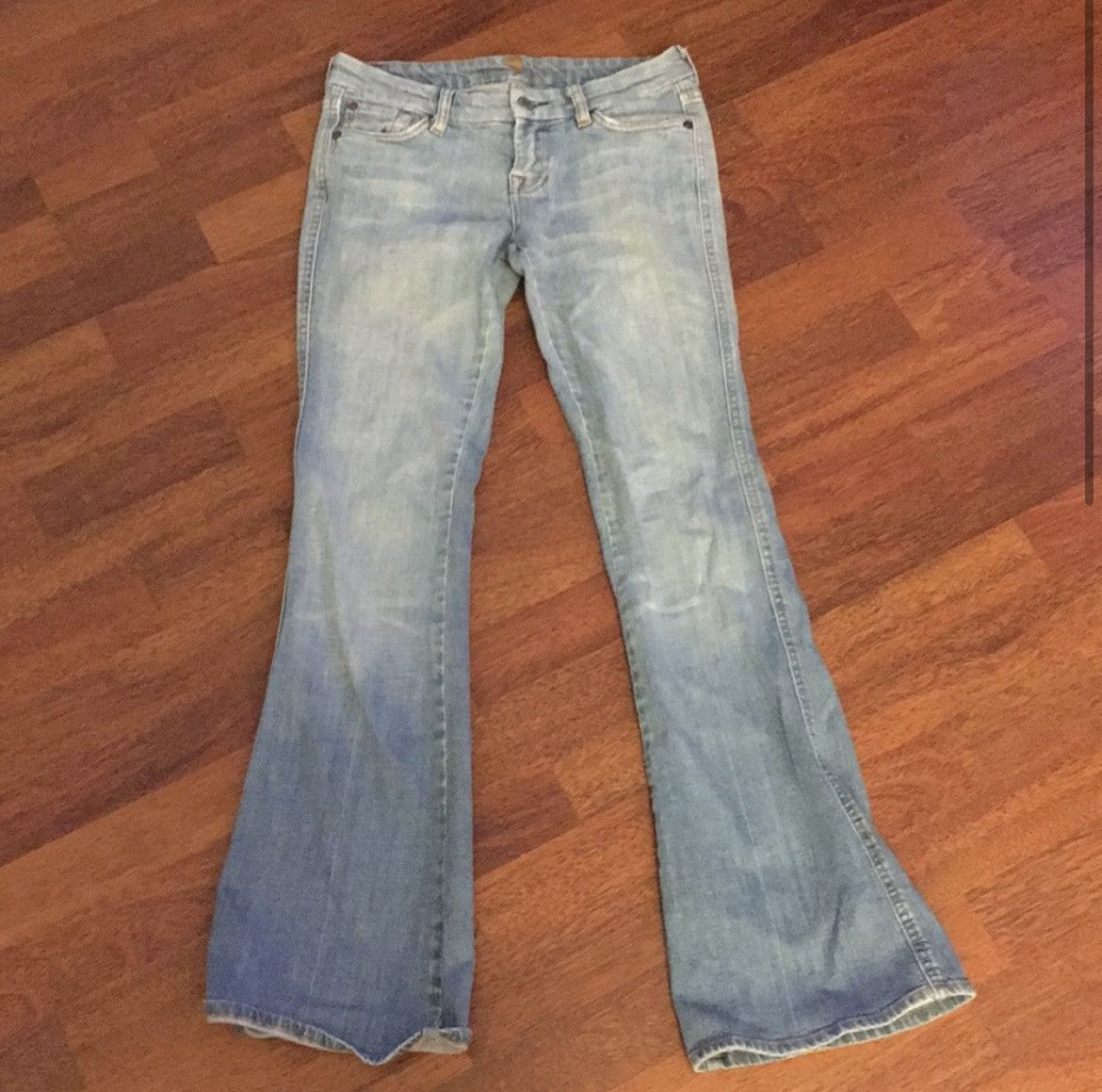 7 For All Mankind 7 for All Mankind Light Wash Flared Jeans Size 26" / US 2 / IT 38 - 1 Thumbnail