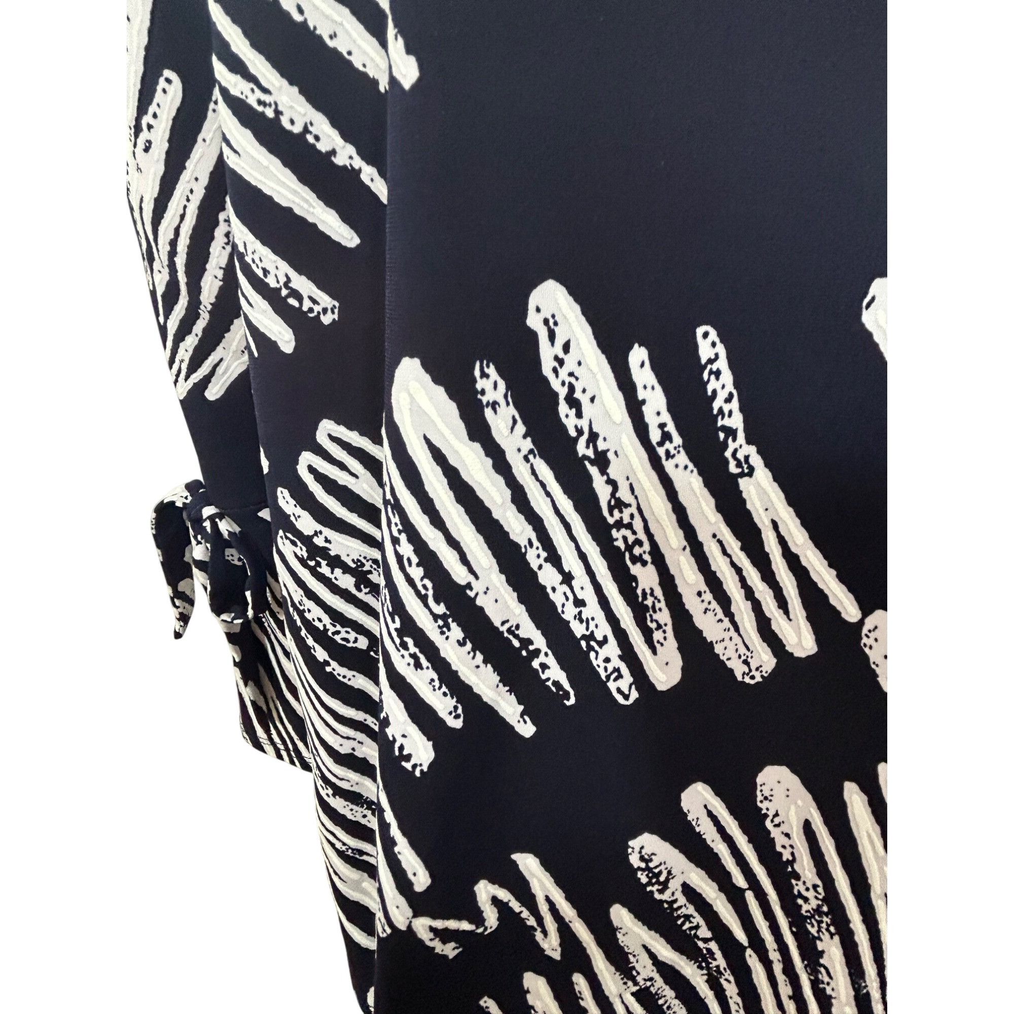 Joseph Ribkoff Joseph Ribkoff Navy White Abstract Print Blouse Zip Bell Sle Size XL / US 12-14 / IT 48-50 - 15 Thumbnail