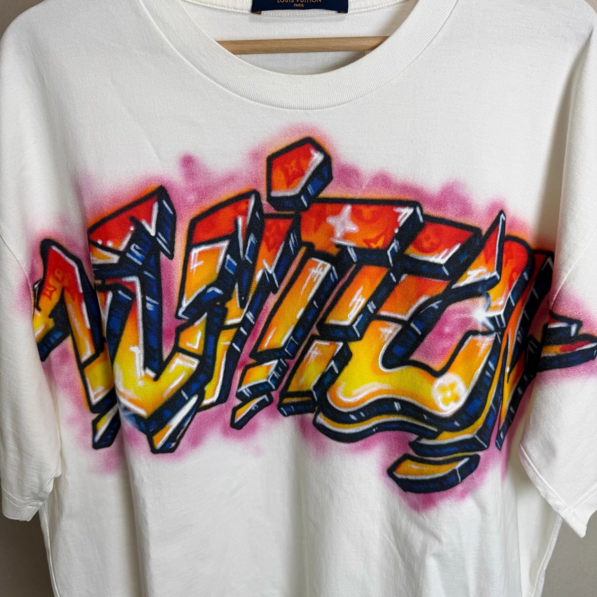 Louis Vuitton LOUIS VUITTON SS22 Logo Graffiti Short Tee Men's White Size US XXL / EU 58 / 5 - 5 Thumbnail