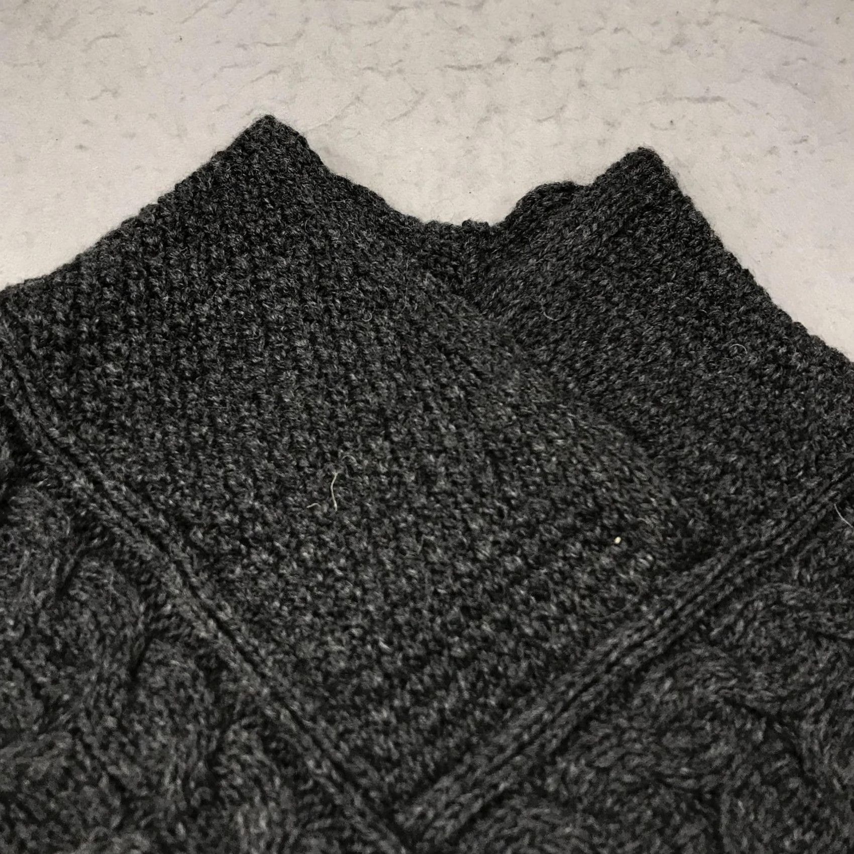 Vintage VINTAGE Inis Crafts Sweater Womens M L Gray Cable Knit Poncho Wool Ireland Size M / US 6-8 / IT 42-44 - 4 Thumbnail