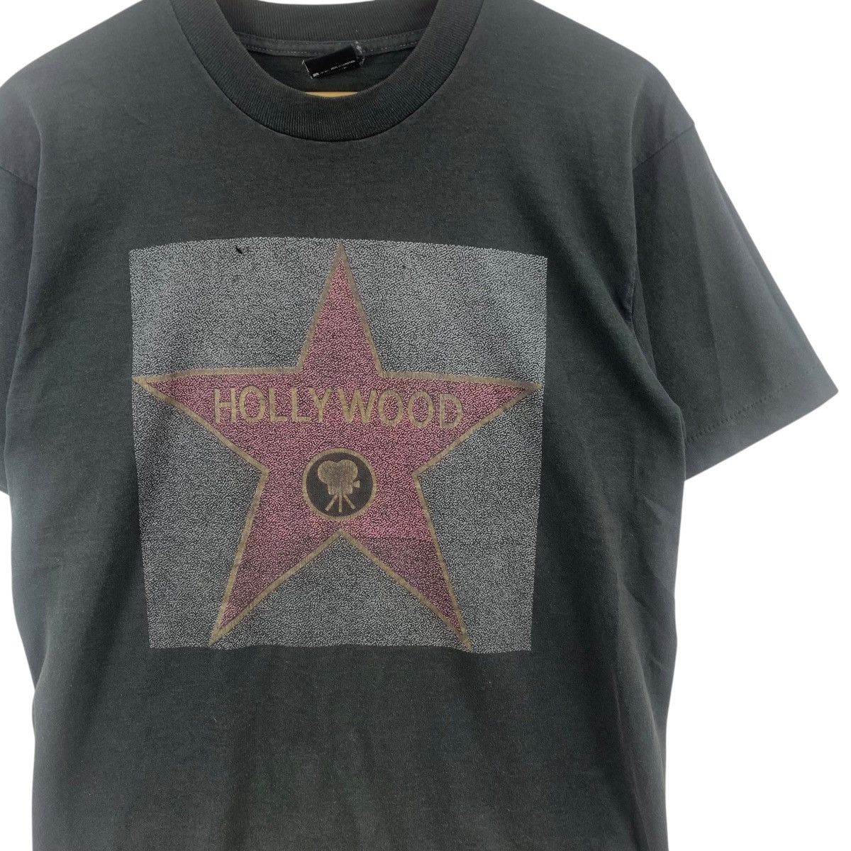Vintage Vintage 90’ HOLLYWOOD WALK OF FAME Stars Thrashed Tee Shirt Size US L / EU 52-54 / 3 - 6 Thumbnail