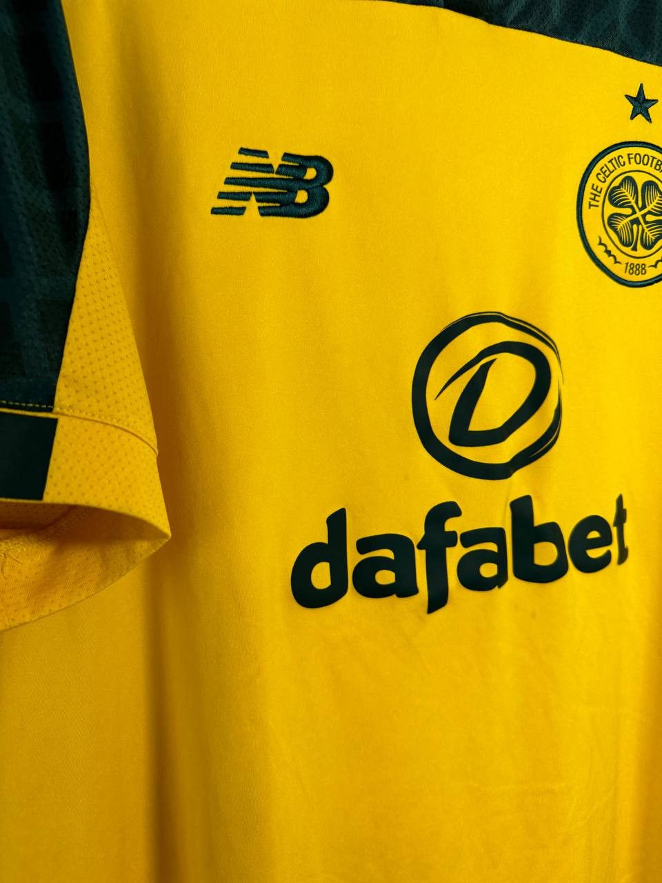 New Balance × Vintage Vintage Celtic 2019/20 New Balance Soccer Jersey Size US XL / EU 56 / 4 - 6 Thumbnail