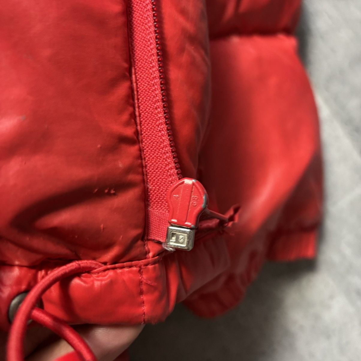 Moncler × Vintage Vintage 80’s Moncler Grenoble Red Puffer Down Jacket Size US M / EU 48-50 / 2 - 20 Thumbnail