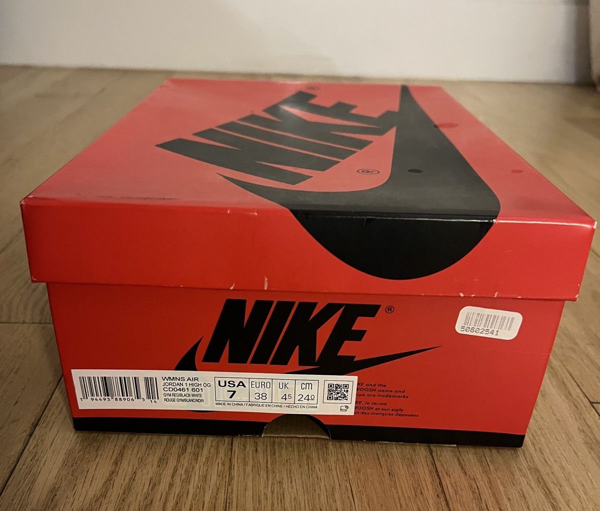Nike Wmns Air Jordan 1 Retro High OG Satin Red Size US 7 / IT 37 - 6 Thumbnail