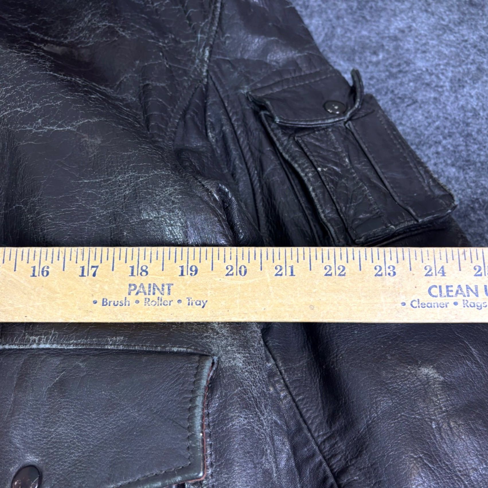 Vintage VINTAGE Wilsons House of Suede Leather Bomber Jacket Brown Distressed Aviator Mens 44 Size US S / EU 44-46 / 1 - 4 Thumbnail