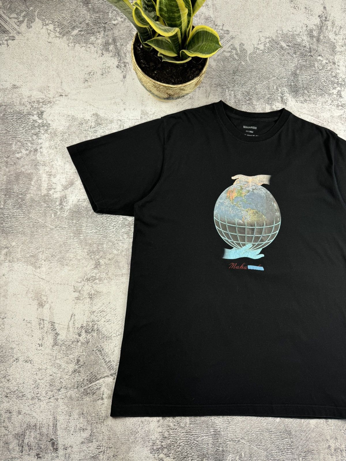 Maharishi Maharishi World Globe Logo Black Japanese Brand T Shirt Size US XXL / EU 58 / 5 - 2 Thumbnail