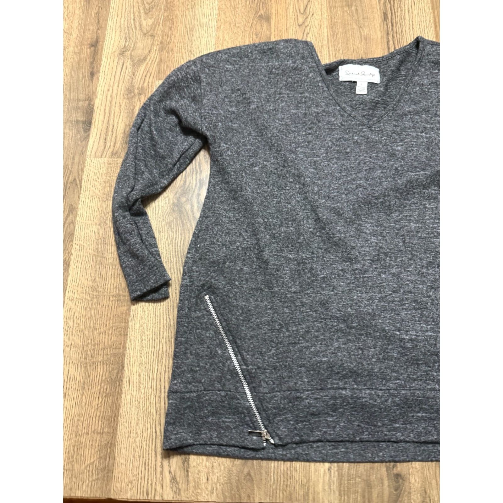 Vintage French Laundry Shirt Women's Large Gray Front Zip Long Sleeve V-Neck Shirt Size L / US 10 / IT 46 - 3 Thumbnail