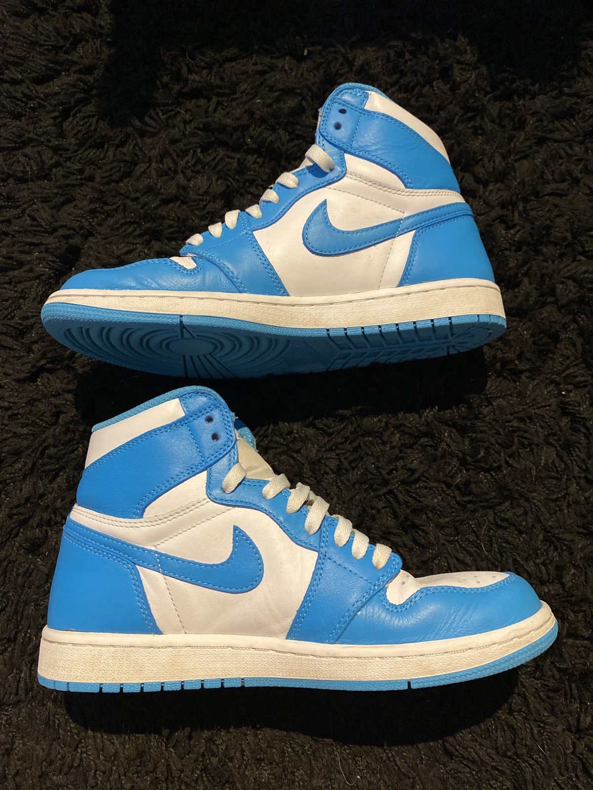 image of Jordan Brand 1 Retro High OG Shoes in Blue/White, Men's (Size 8)