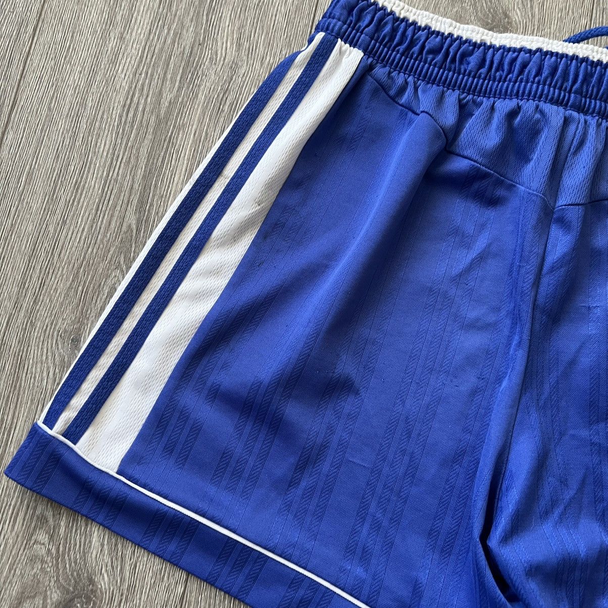 Adidas Vintage 90s Adidas Shorts Size M Size US 32 / EU 48 - 14 Thumbnail