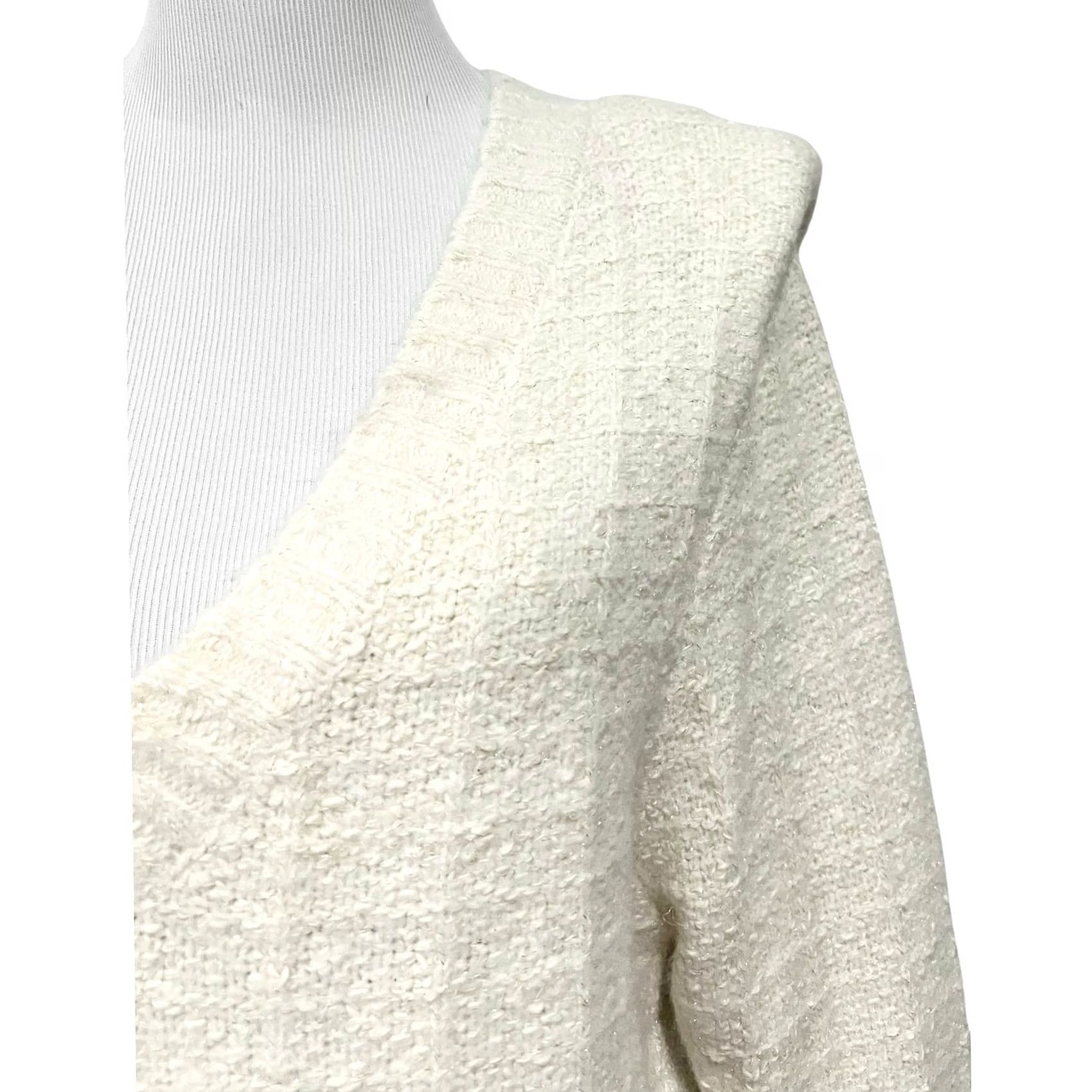 Vintage EVEREVE Sweater Ashlynn Strong Shoulder Winter White Ivory Metallic Shimmer Sz M Shirt Womens Crew? Size M / US 6-8 / IT 42-44 - 4 Thumbnail