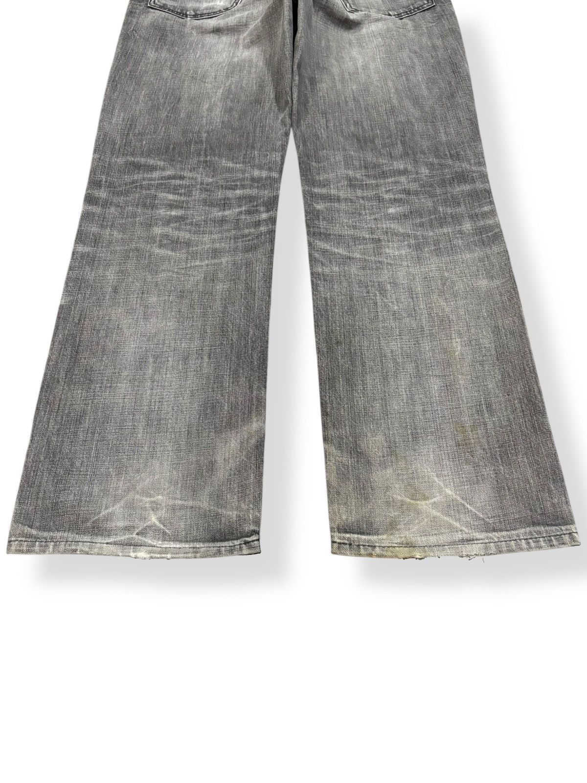 Levi's Vintage 2000s Levis 519-09 Faded Whiskers Distressed Jeans Size US 34 / EU 50 - 13 Thumbnail