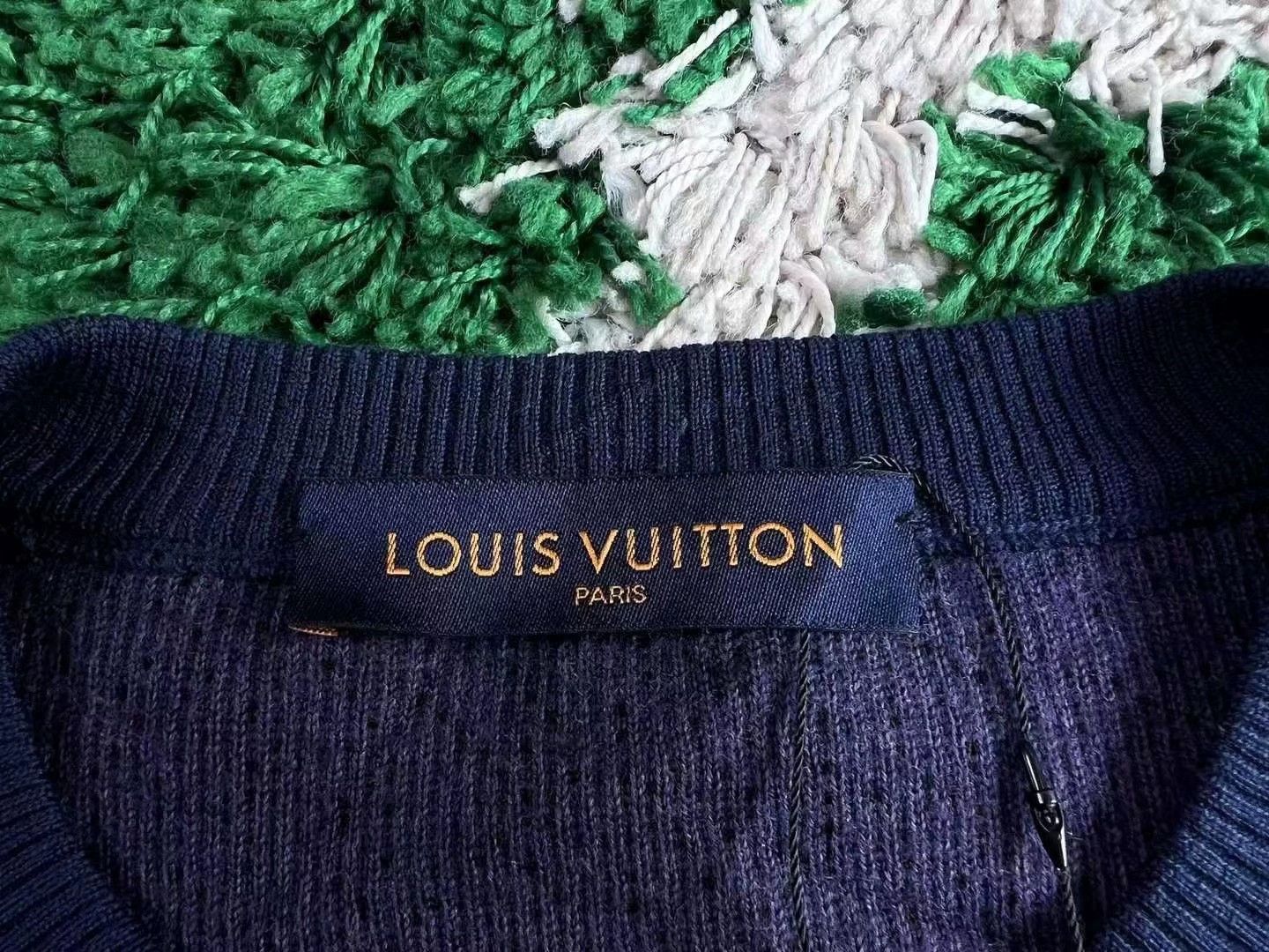 Louis Vuitton LOUIS VUITTON LV Wizard of Oz Logo Sweater Size US L / EU 52-54 / 3 - 4 Thumbnail