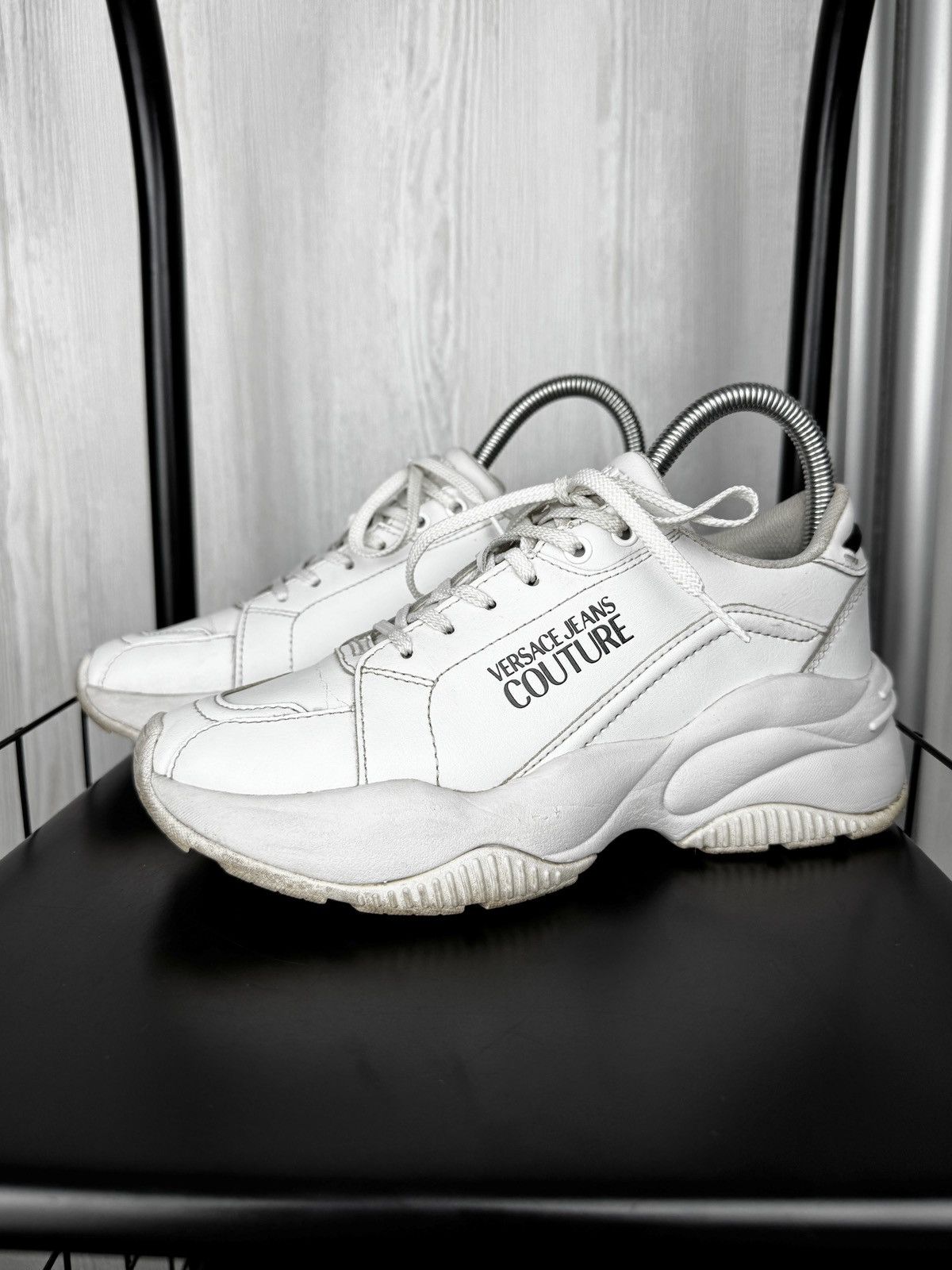 Versace Jeans Couture Versace Jeans Couture white big logo low top sneakers 37 Size US 7 / IT 37 - 3 Thumbnail