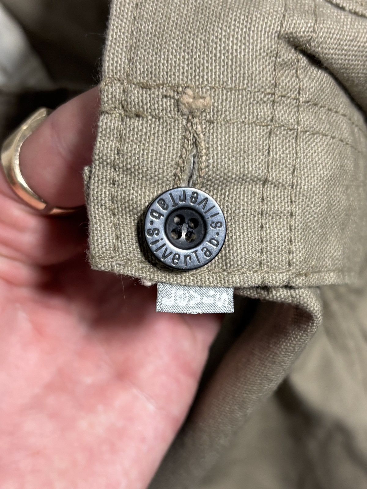 Levi's 1990s Vintage Levi’s Silver Tab Cargo Pants Baggy Tan Canada Size US 36 / EU 52 - 6 Thumbnail
