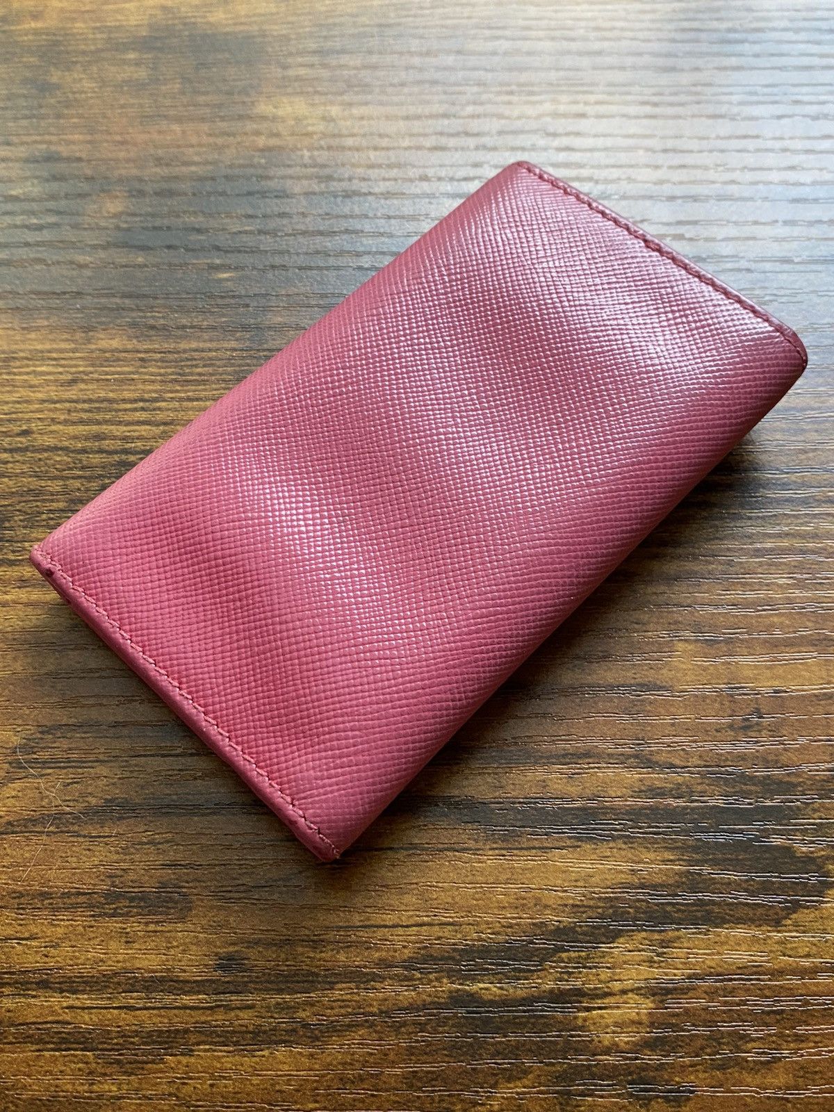 Prada Saffiano metal peonia key holder