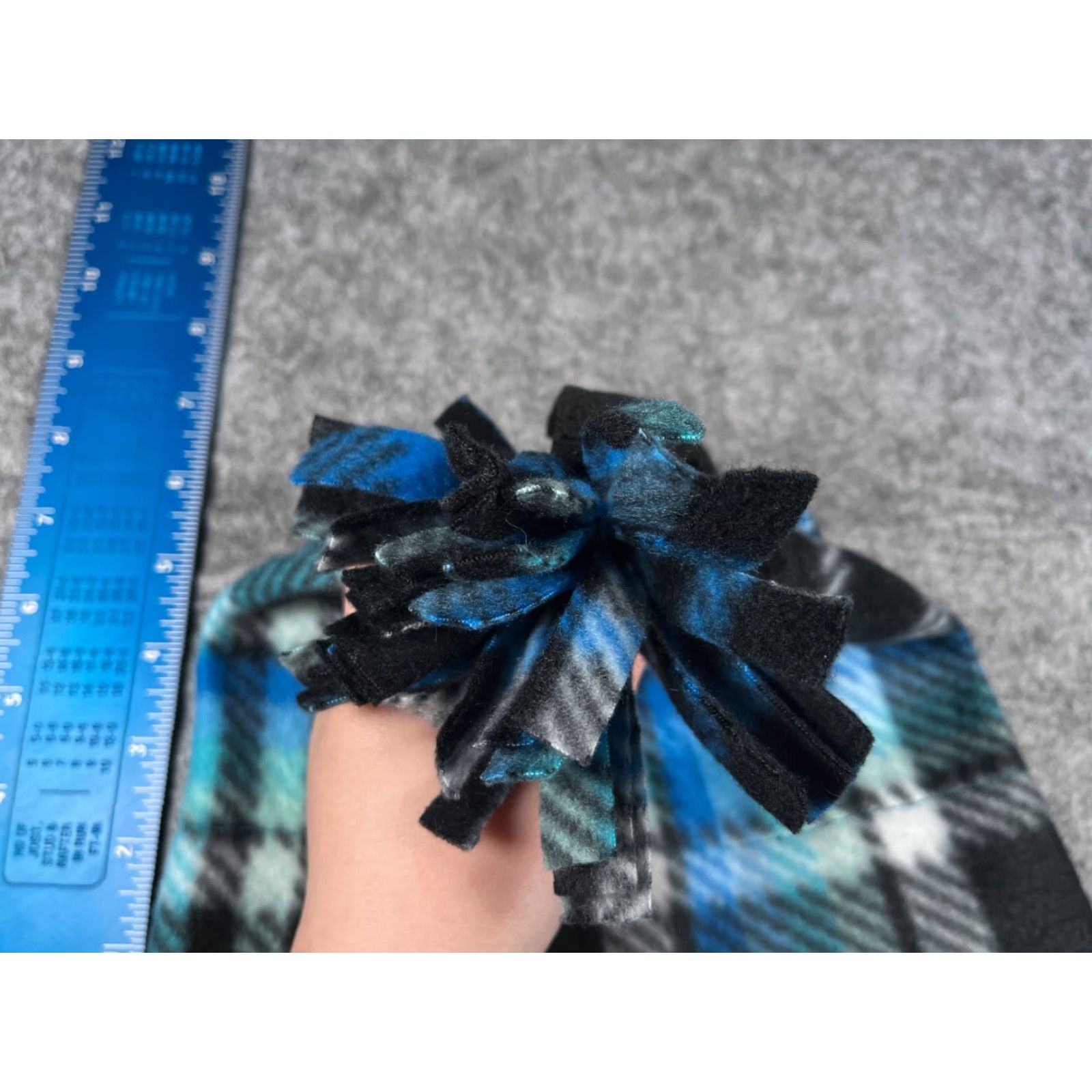 Vintage Beanie Toque Adult One Size Blue Plaid Knit Polyester Fleece Lightweight Ski Pom Size US M / EU 48-50 / 2 - 3 Thumbnail
