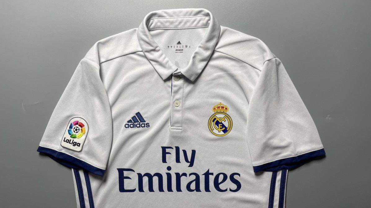Adidas × Vintage REAL MADRID ADIDAS 2016/2017 FOOTBALL HOME JERSEY #7 RONALDO Size US S / EU 44-46 / 1 - 3 Thumbnail