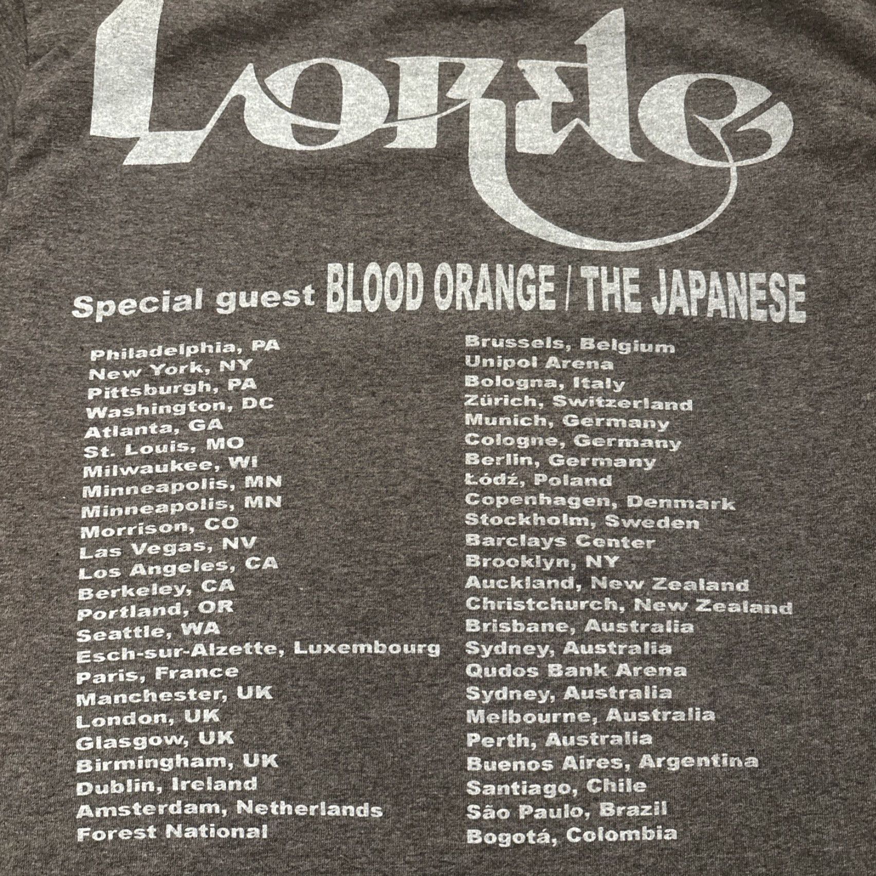 Gildan Lorde Ultrasound World Tour 2025 T Shirt Gray M Men L Gildan T-Shirt Size US L / EU 52-54 / 3 - 7 Thumbnail