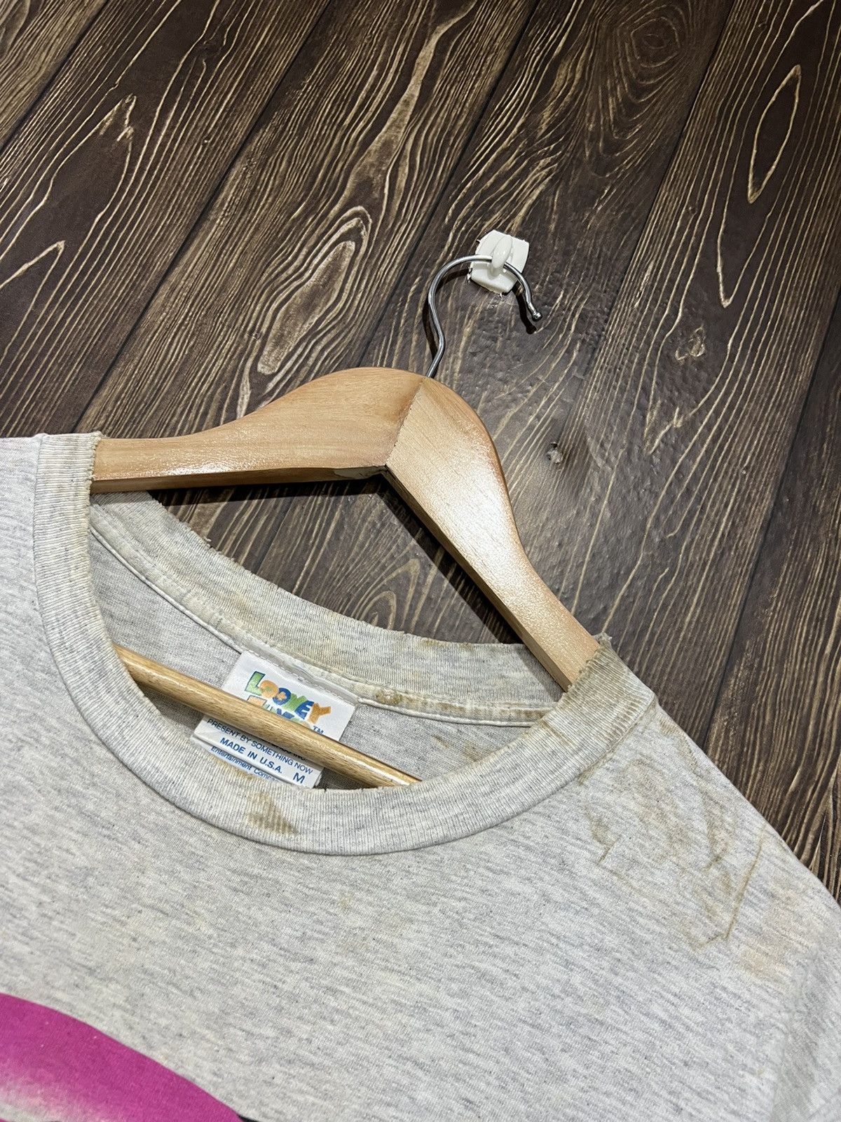 Vintage × Warner Bros Vintage 90s Distressed Daffy Duck Bullseye Mirror Tshirt Size US M / EU 48-50 / 2 - 4 Thumbnail