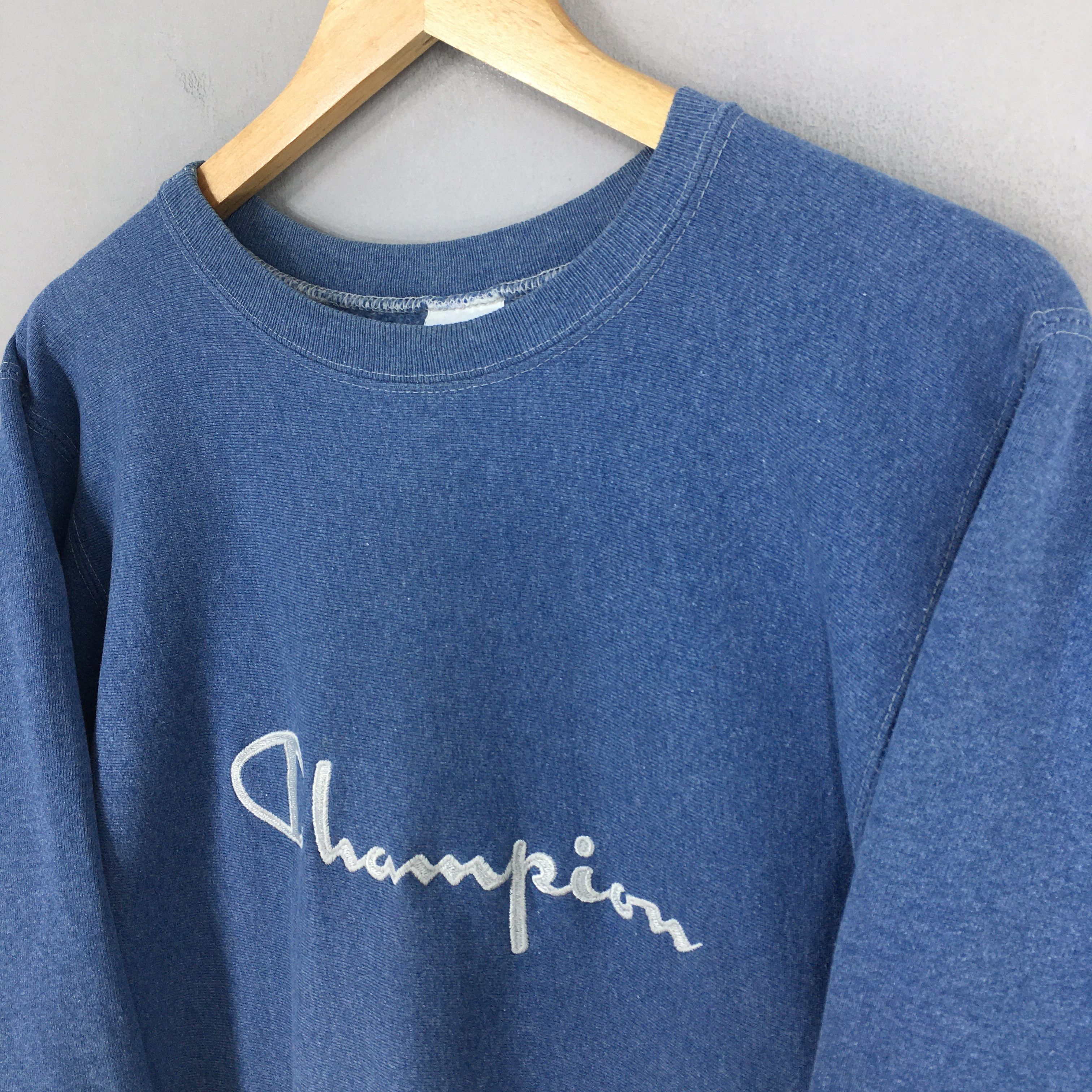 Champion Vintage Champion Script Logo Reverse Weave Sweatshirt Medium Size US M / EU 48-50 / 2 - 3 Thumbnail