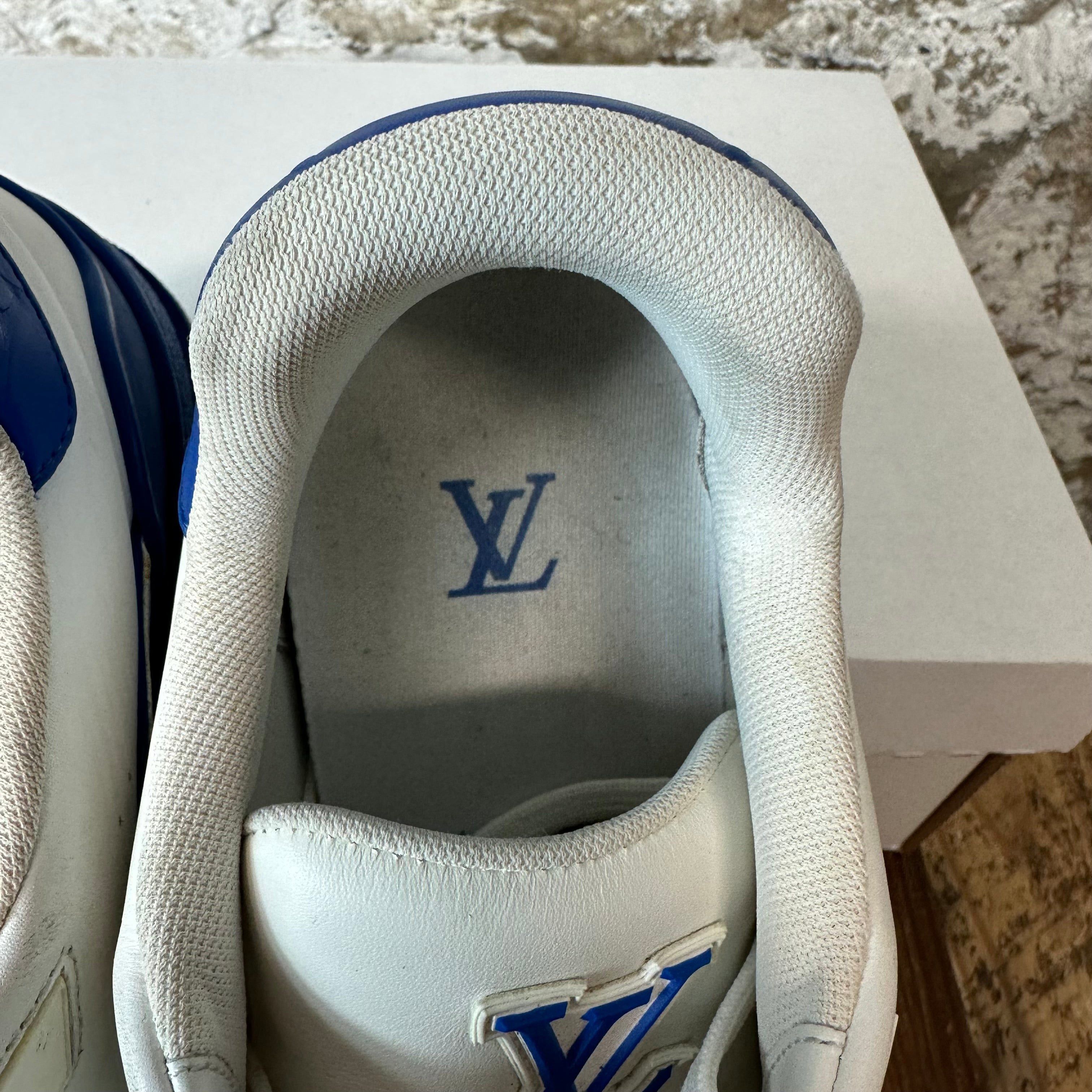 Louis Vuitton Louis Vuitton Blue White Trainer Sneaker Sz 11 (9.5LV) Size US 11 / EU 44 - 4 Thumbnail