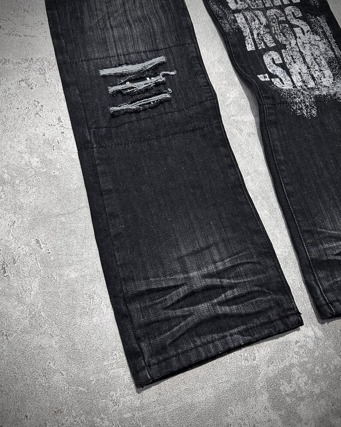 Japanese Brand 2000s Bernings Sho Studded Distressed Jeans Size US 33 - 4 Thumbnail
