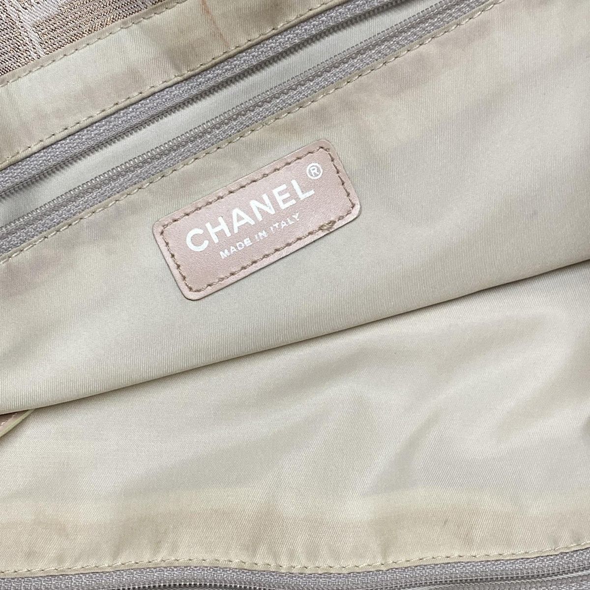 Chanel CHANEL New Travel Line Tote MM Tote Bag Size ONE SIZE - 9 Thumbnail