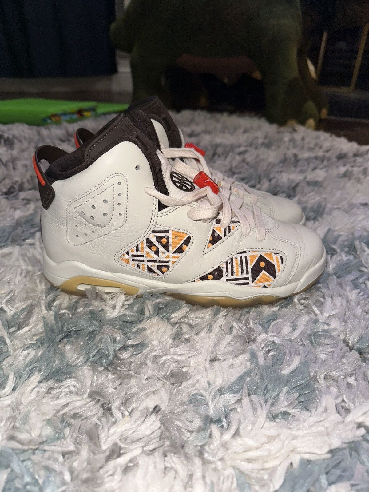 Jordan Brand Size 6.5Y Grade School - Jordan 6 Retro Quai 54 - Sail Gum Size US 6.5 / EU 39-40 - 4 Thumbnail