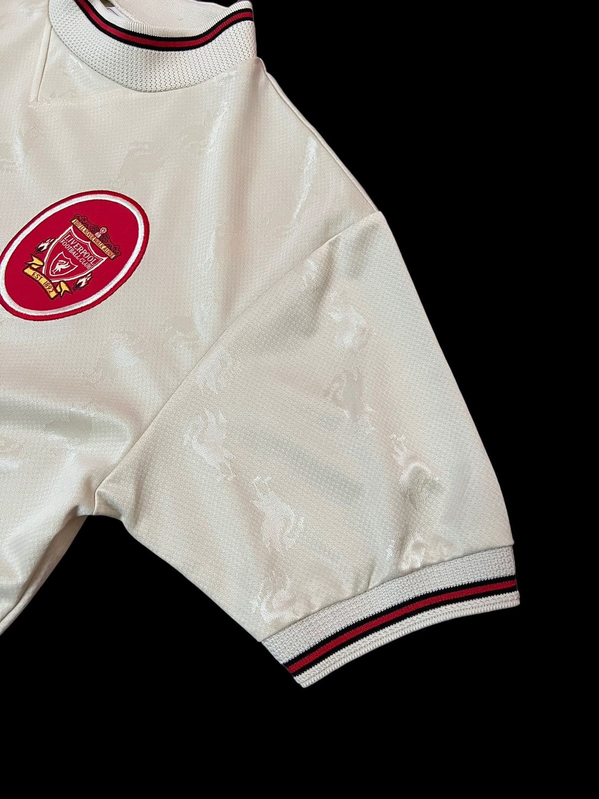 Vintage Vintage Liverpool 1996-1997 Away Jersey Size US L / EU 52-54 / 3 - 6 Thumbnail