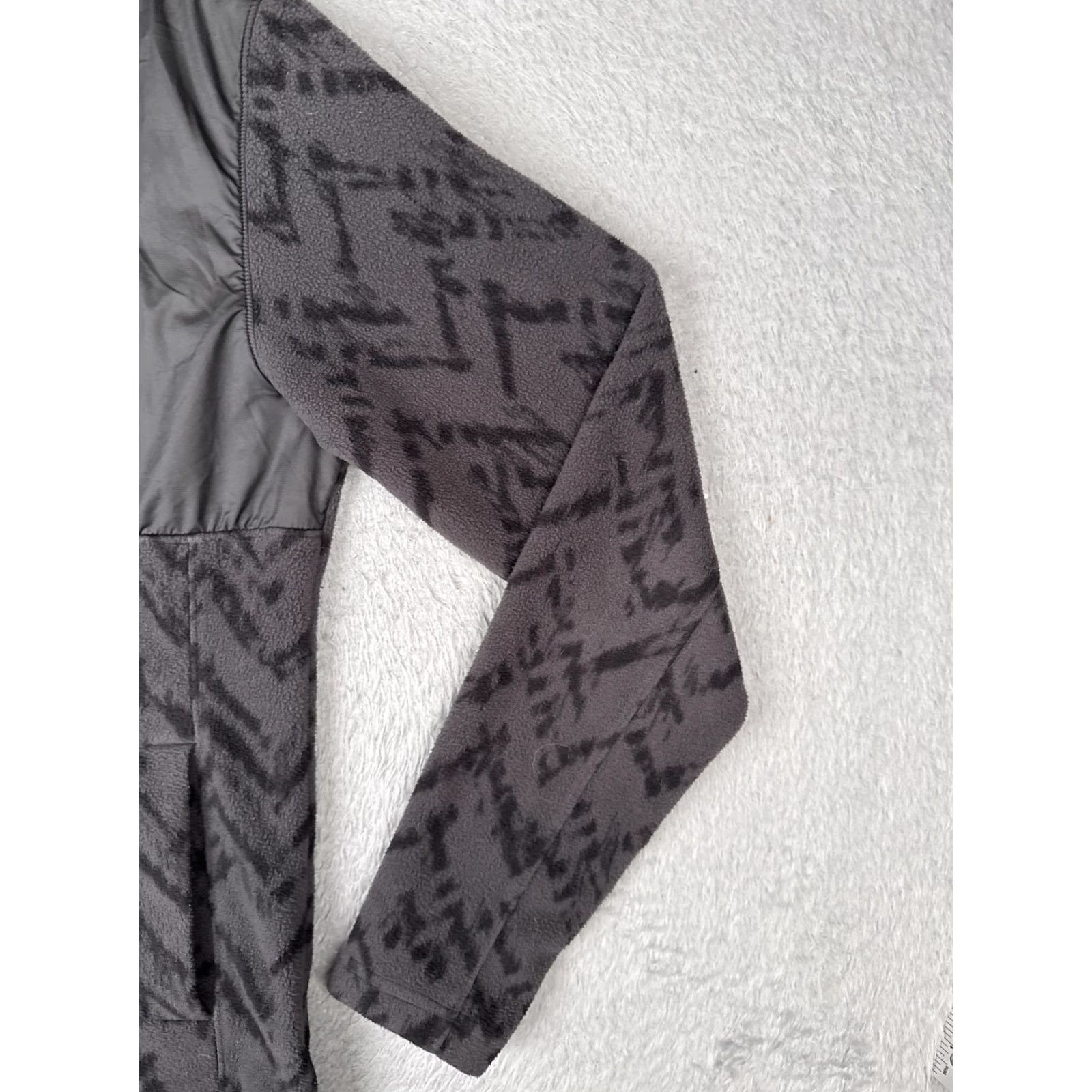 The North Face The North Face Pullover Mens Small Gray Black Fleece 1/4 Zip Nylon Yoke Print Sweatshirt Size US S / EU 44-46 / 1 - 2 Thumbnail